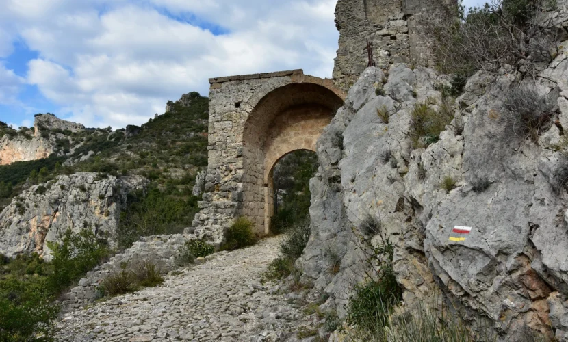 Arrivée du chemin de Sauint-Guilhem